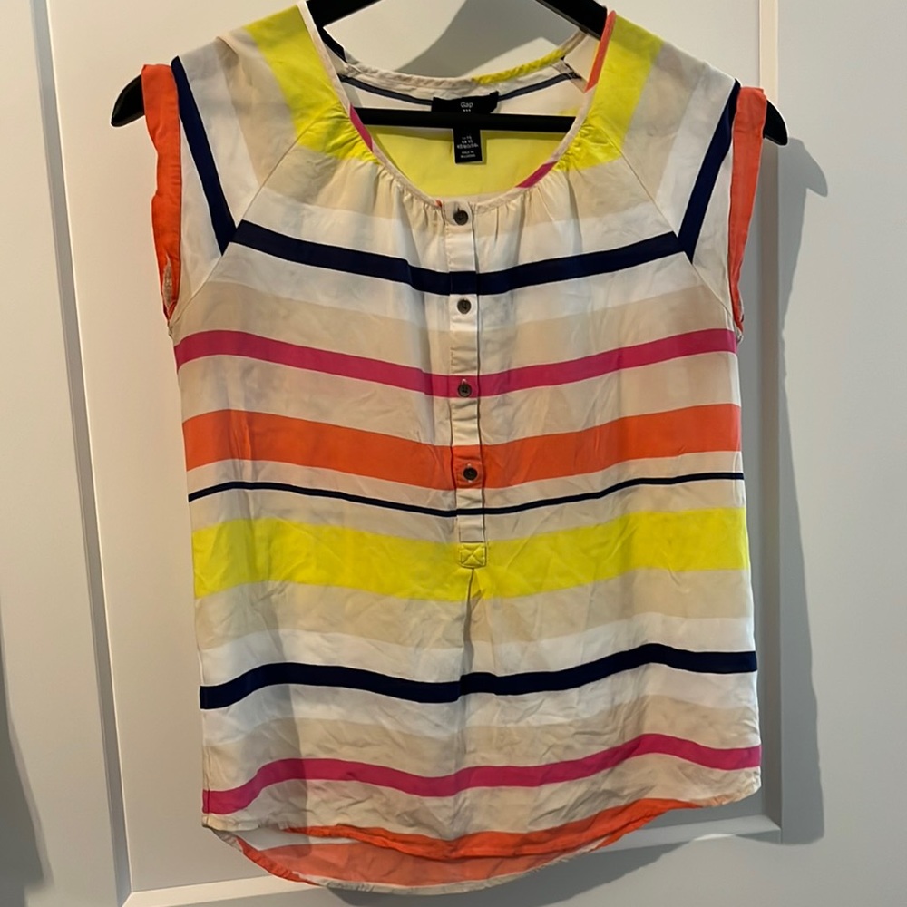 XS Gap short sleeve blouse
